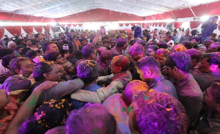 holi celebration in mp cm house