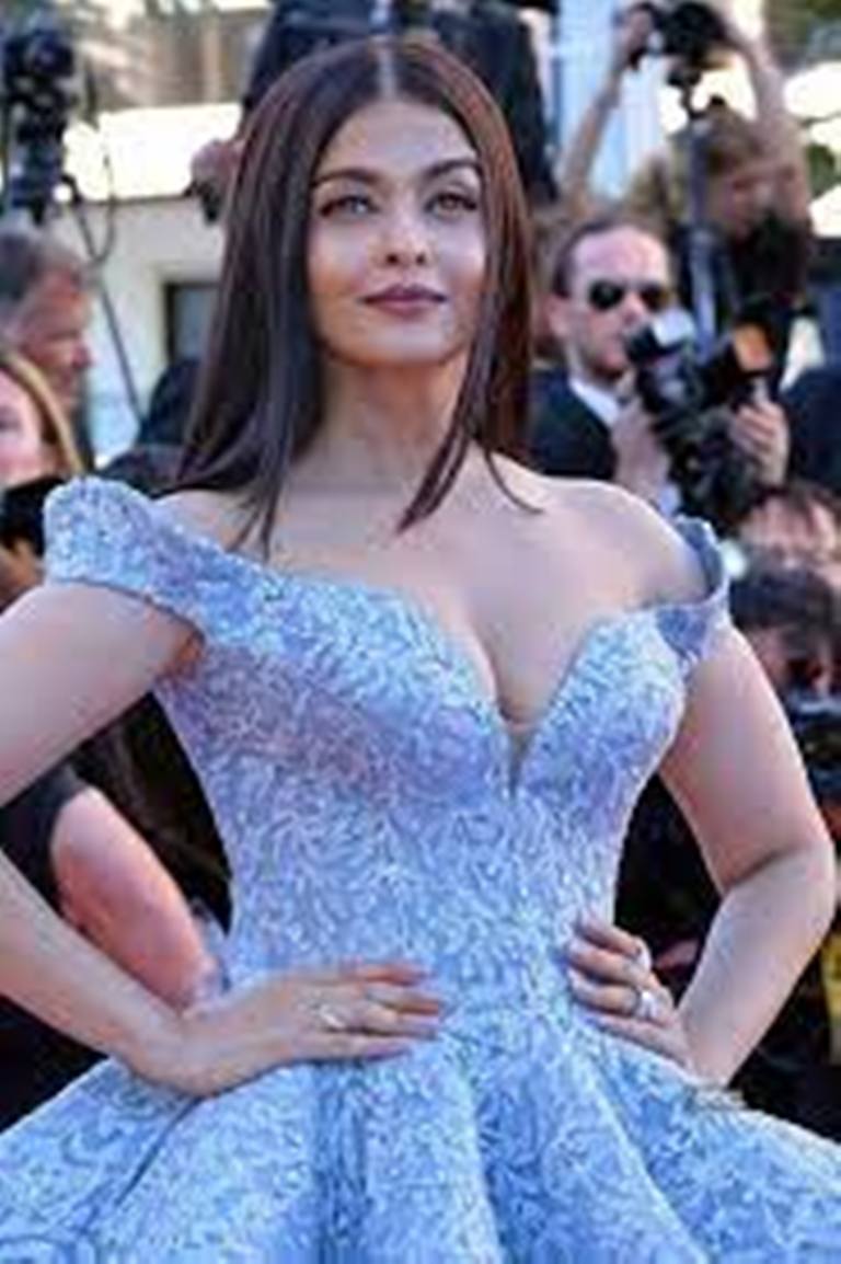 Bollywood News: Aishwarya Rai की बेटी के हेयरस्टाइल पर फिर मचा बवाल; जानिए