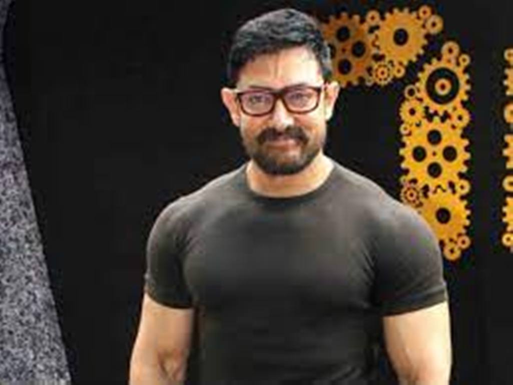 Bollywood News: Aamir Khan ने बुक की क्रिसमस 2024 की रिलीज डेट; जानिए खबर