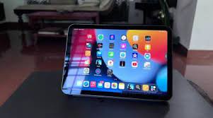 Tech News: Apple की iPad Mini के अपग्रेड को बड़ी 8.7 इंच OLED स्क्रीन के साथ लाने की तैयारी; जानिए खबर