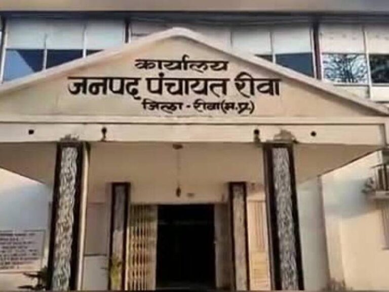 Rewa News: जनपद पंचायत के CEO व जनपद पंचायत अध्यक्ष पति के खिलाफ सदस्यों ने खोला मोर्चा
