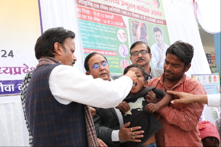 Rewa News: उप मुख्यमंत्री ने रीवा में स्वयं दवा खाकर किया फाईलेरिया उन्मूलन अभियान का शुभारंभ; जानिए