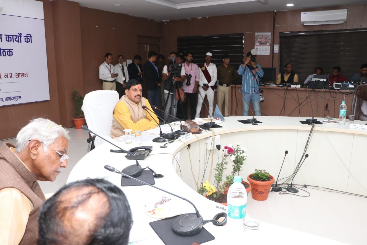 कलेक्टर्स एक सप्ताह में करें जनप्रतिनिधियों के साथ त्रैमासिक बैठक