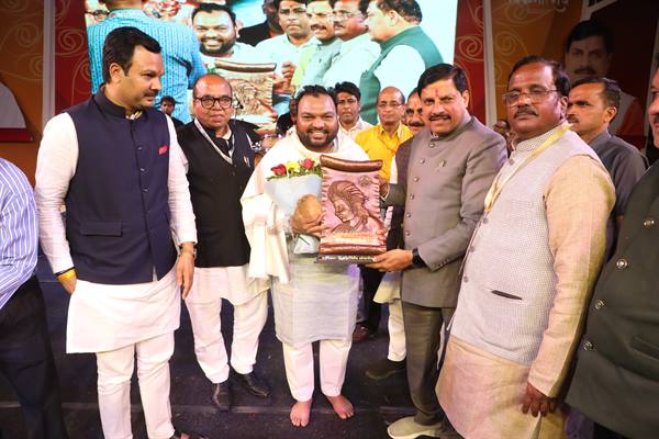 MP News: बल-बुद्धि और पराक्रम से भारतीयों ने आक्रान्ताओं को पराजित किया- मुख्यमंत्री डॉ. यादव; जानिए खबर