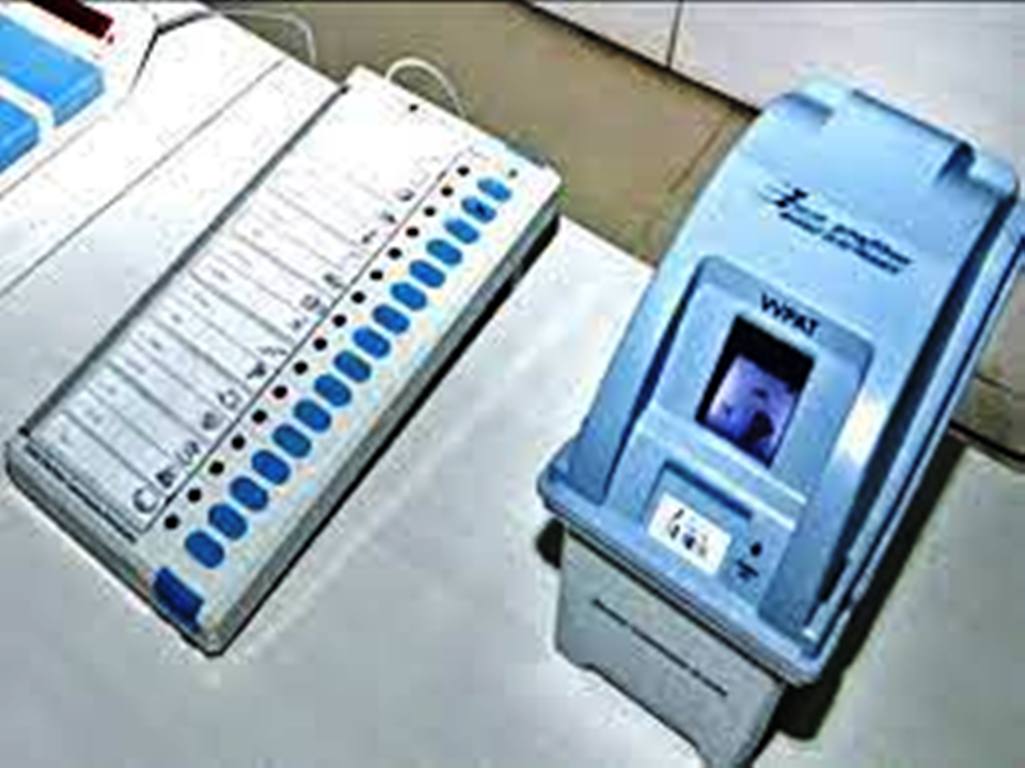 Lok sabha elections: BJP उम्मीदवार पर EVM से तोड़फोड़ का आरोप; जानिए