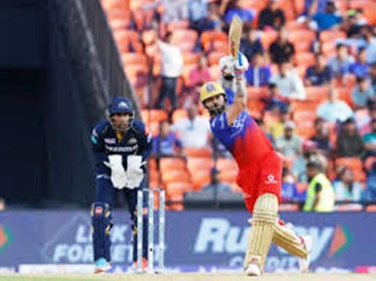 IPL News: RCB ने GT को 9 विकेट से हराया, 16 ओवर में 200 रन का टारगेट चेज करने वाली पहली IPL टीम; जानिए खबर