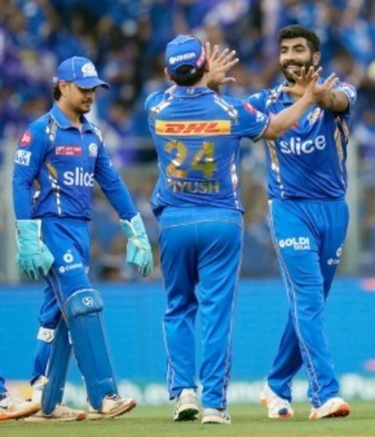 RCB vs MI Match: आखिर लगातार 3 हार के बाद जीत गया मुंबई इंडियंस; जानिए
