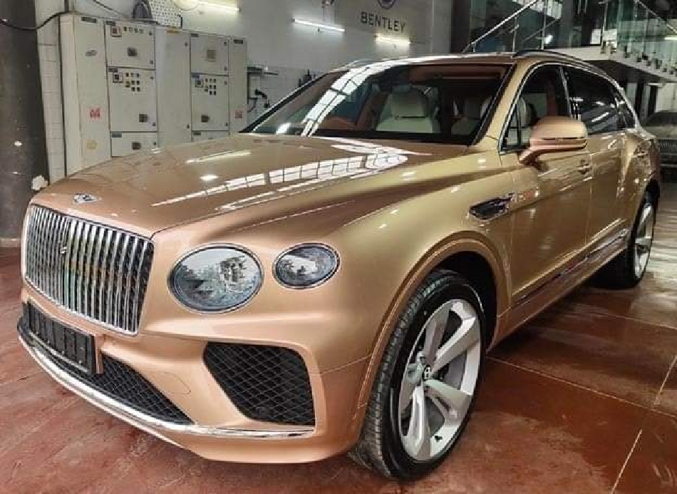 bentayga car: लंदन से विशेष ऑर्डर पर तैयार 7 करोड़ की कार आई इंदौर; जानिए