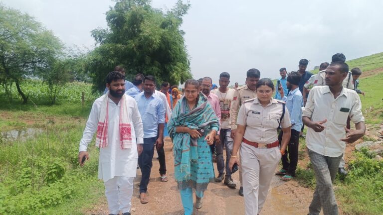 Singrauli News: रिलायंस पावर के राखड़ बांध से होने लगा सीपेज टूटा कई घरों में पानी राखड़ के साथ घर गिरे; जानिए