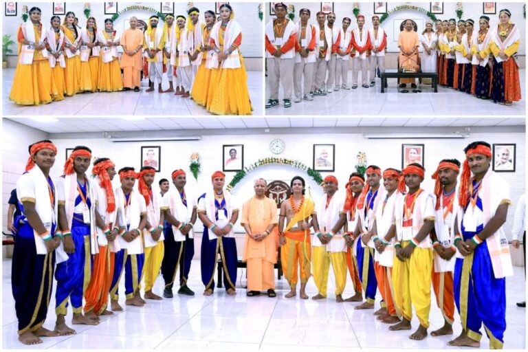 UP News: स्वतंत्रता दिवस पर यूपी के सीएम ने प्रस्तुतियां देने वाले लोक कलाकारों से की मुलाकात; जानिए