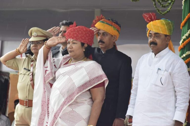 Singrauli Breaking: सिंगरौली की प्रभारी मंत्री ने संपतिया उईके ने बैढन में फहराया तिरंगा; जानिए
