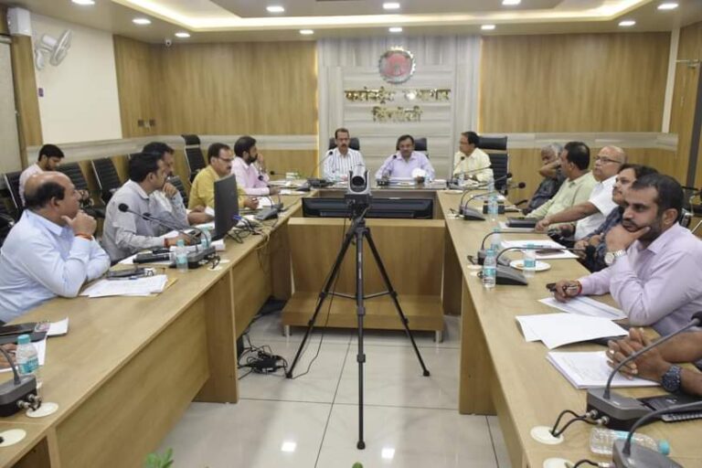 Singrauli News: अवैध उत्खनन परिवहन पर कठोर कार्यवाही करने संभागीय कमिश्नर का फरमान; जानिए 