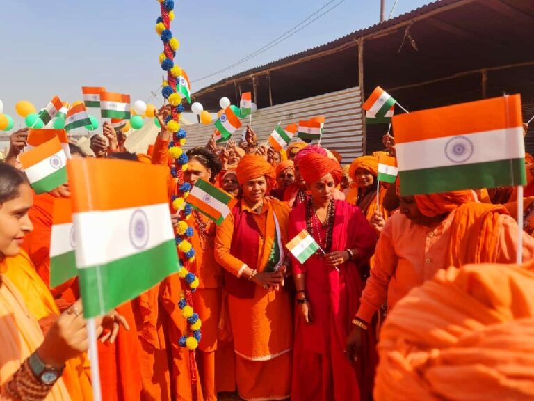 Mahakumbh 2025: महाकुम्भ नगर में हुआ 76वें गणतंत्र दिवस का भव्य आयोजन; जानिए