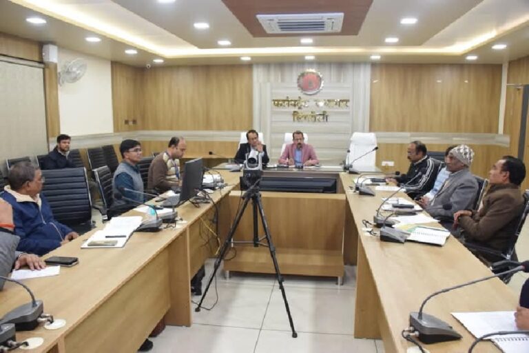 Singrauli News: सिंगरौली कलेक्टर ने THDC के विस्थापितो की समस्याओं की सुनवाई की; जानिए