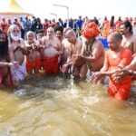 MahaKumbh 2025: महाकुंभ पहुंचे केंद्रीय गृहमंत्री अमित शाह ने भी लगाई संगम में डुबकी और क्या-क्या हुआ?; जानिए