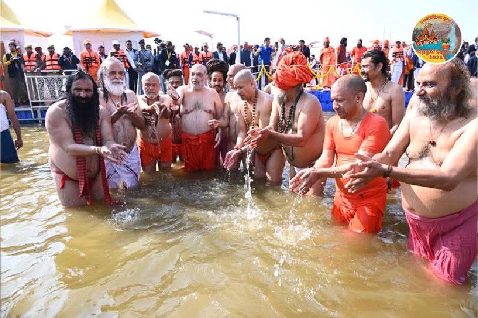 MahaKumbh 2025: महाकुंभ पहुंचे केंद्रीय गृहमंत्री अमित शाह ने भी लगाई संगम में डुबकी और क्या-क्या हुआ?; जानिए