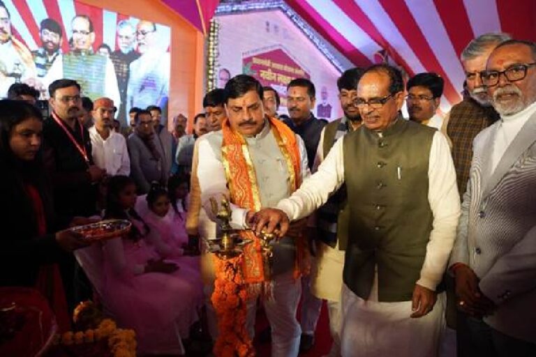 ministry of rural development: MP के 8.21 लाख परिवारों को मिली पक्के मकानों की सौगात; जानिए