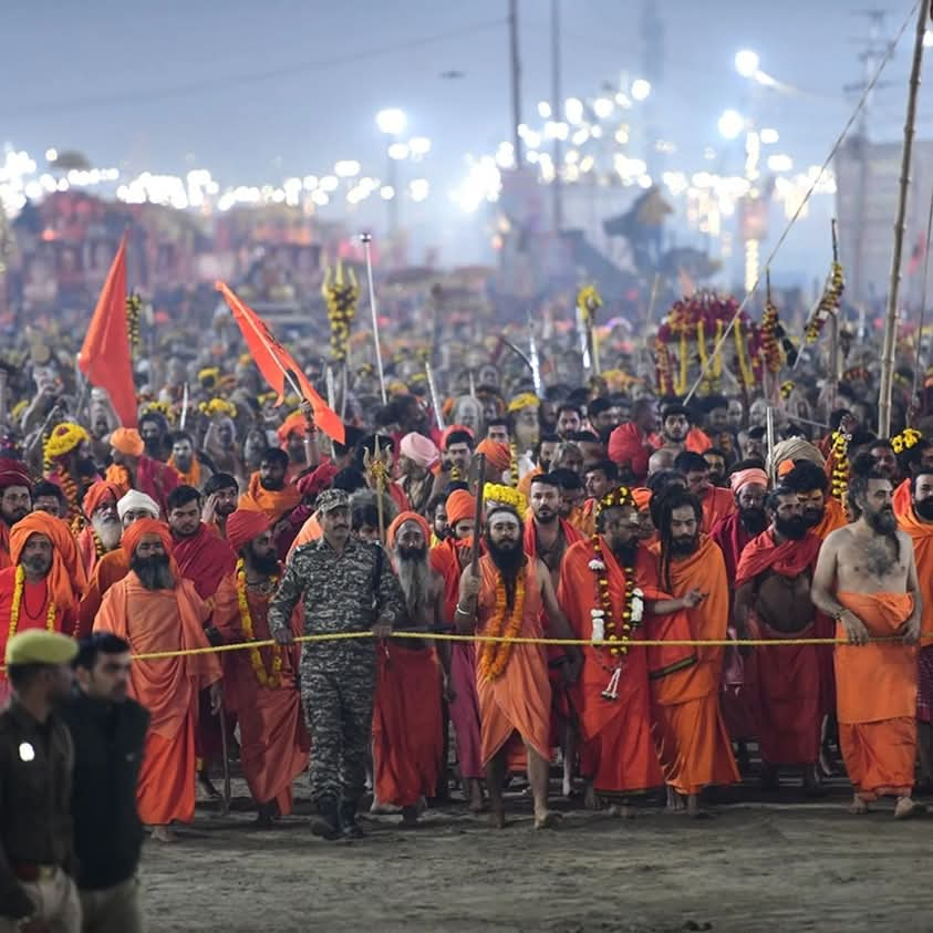 MahaKumbh 2025: तीसरे व अंतिम अमृत स्नान में डुबकी लगाने देश और विदेशी श्रद्धालुओं की भीड़ उमड़ी; देखिए खास तस्वीरें 