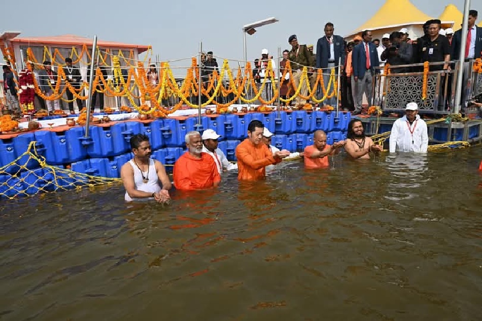 MahaKumbh 2025: प्रयागराज पहुंचे भूटान के राजा ने भी देखी महाकुम्भ की मेले की अद्भुत, एतिहासिक, सांस्कृतिक विरासत; देखिए तस्वीरें