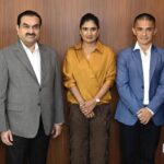 International News: नवी मुंबई इंटरनेशनल एयरपोर्ट से उड़ान शुरू, गौतम अदाणी ने किया यात्रियों का स्वागत; जानिए