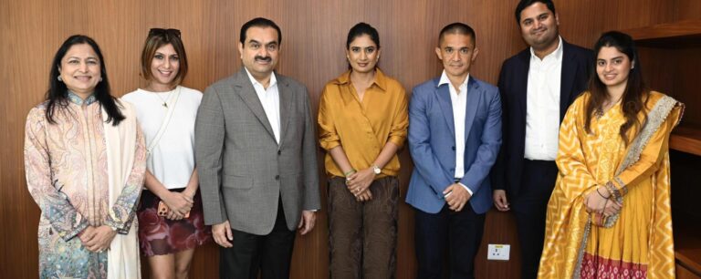 International News: नवी मुंबई इंटरनेशनल एयरपोर्ट से उड़ान शुरू, गौतम अदाणी ने किया यात्रियों का स्वागत; जानिए