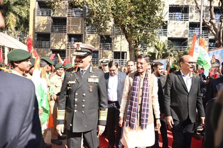 National News : CCL में ‘विकसित भारत@2047’ संवाद, रक्षा राज्य मंत्री व नौसेना प्रमुख रहे मौजूद; जानिए