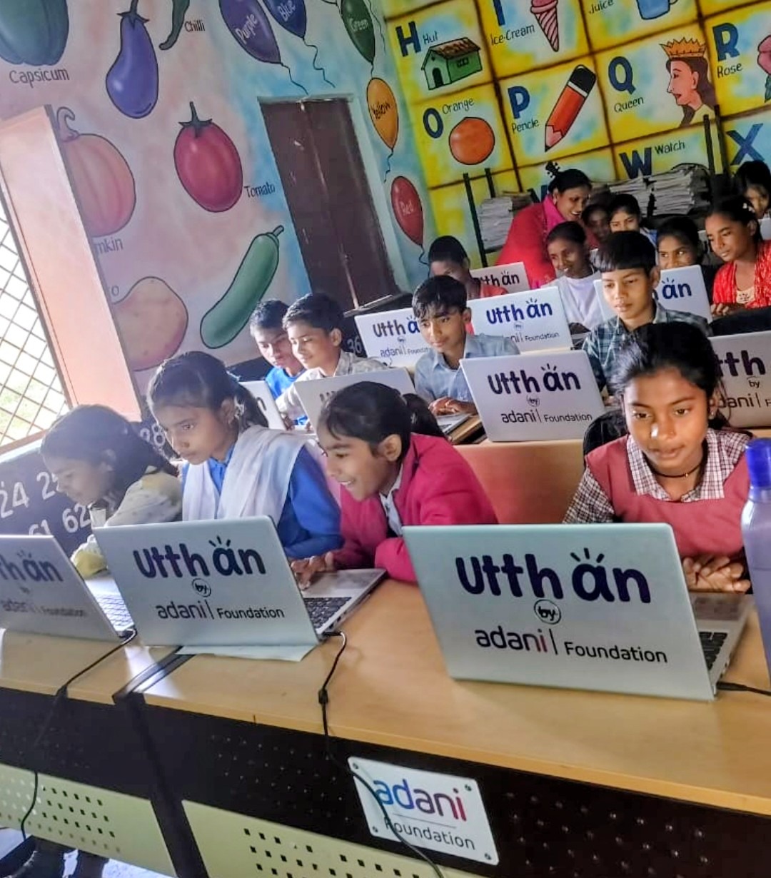 Singrauli News: सिंगरौली में अदाणी फाउंडेशन की ‘आईटी ऑन व्हील्स’ पहल से खुले नई संभावनाओं द्वार...