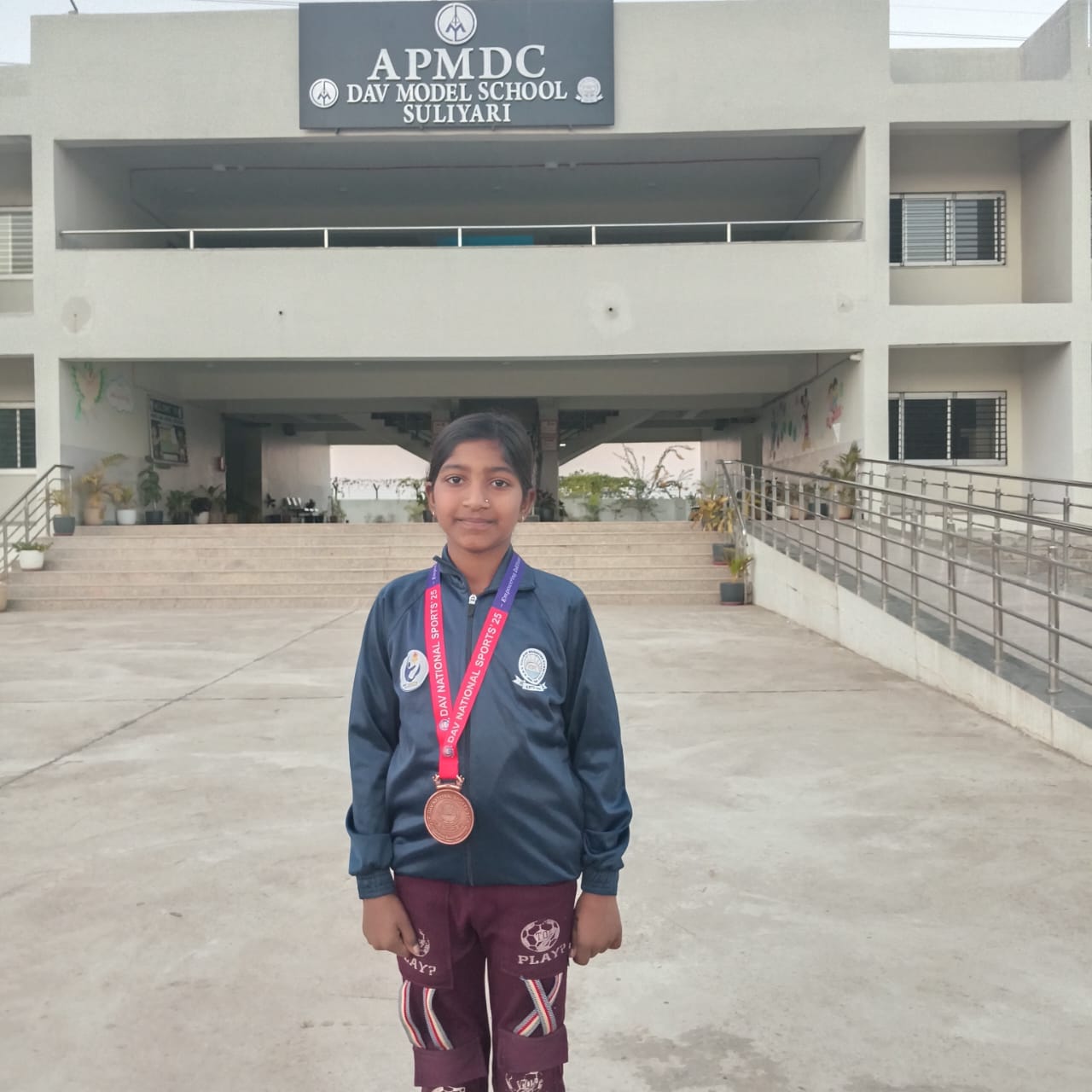 Singrauli News: खनुआ की बेटी वर्षा ने DAV राष्ट्रीय तीरंदाजी प्रतियोगिता में जीता कांस्य पदक; जानिए