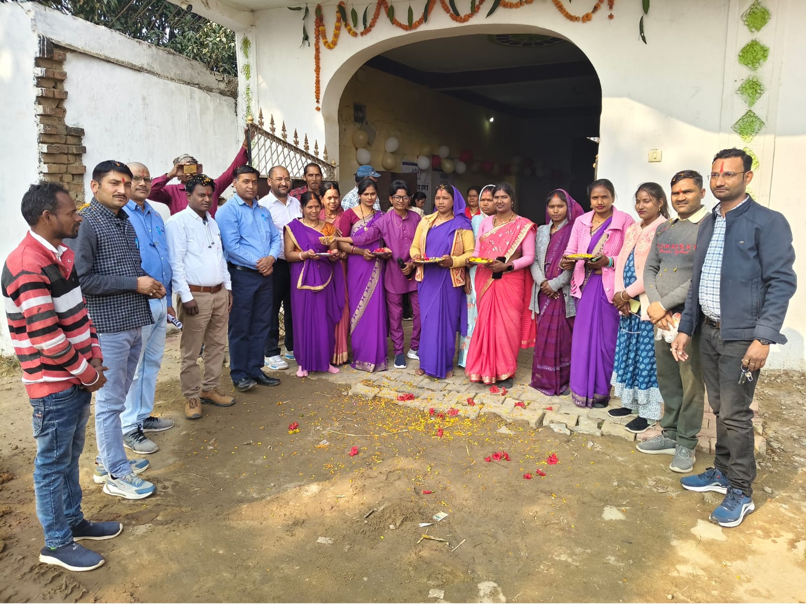 Singrauli News: खैराही ग्राम में ज्वाला CLF महिला समूह के कार्यों का मूल्यांकन एवं अनुभव साझा कार्यक्रम आयोजित; जानिये