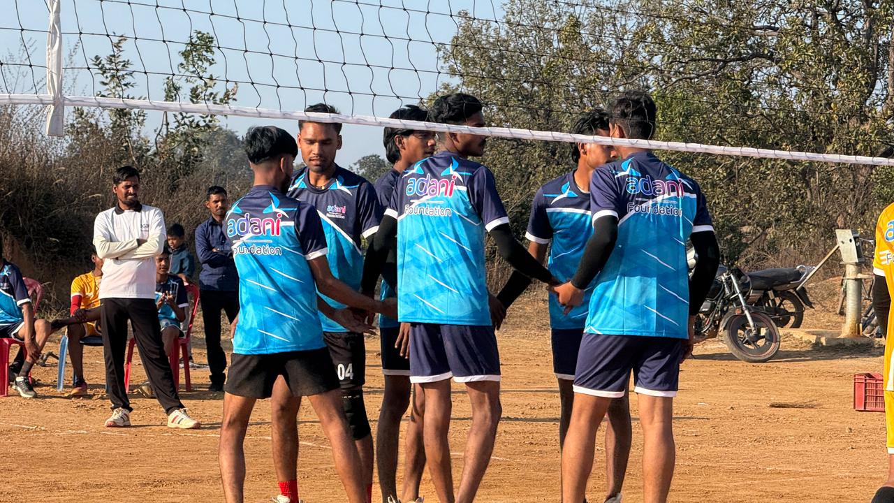 Sports News: अदाणी फाउंडेशन ने कयक वॉलीबॉल टूर्नामेंट का आयोजन; जानिए कौन बना चैम्पियन