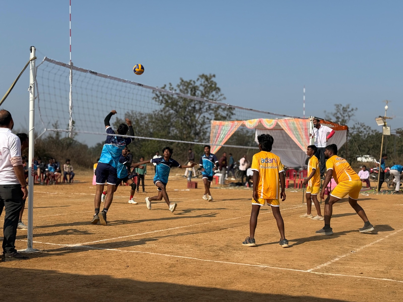 Sports News: अदाणी फाउंडेशन ने कयक वॉलीबॉल टूर्नामेंट का आयोजन; जानिए कौन बना चैम्पियन