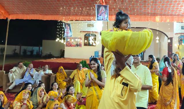 Singrauli News: चितरंगी में श्रीमद् भागवत कथा, श्रीकृष्ण जन्मोत्सव धूमधाम की धूम