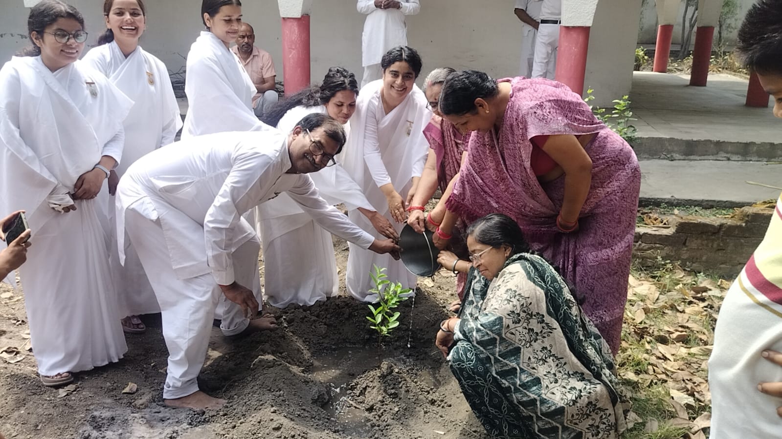 Singrauli News: पौधारोपण कर लिया पर्यावरण संरक्षण का संकल्प; जानिए