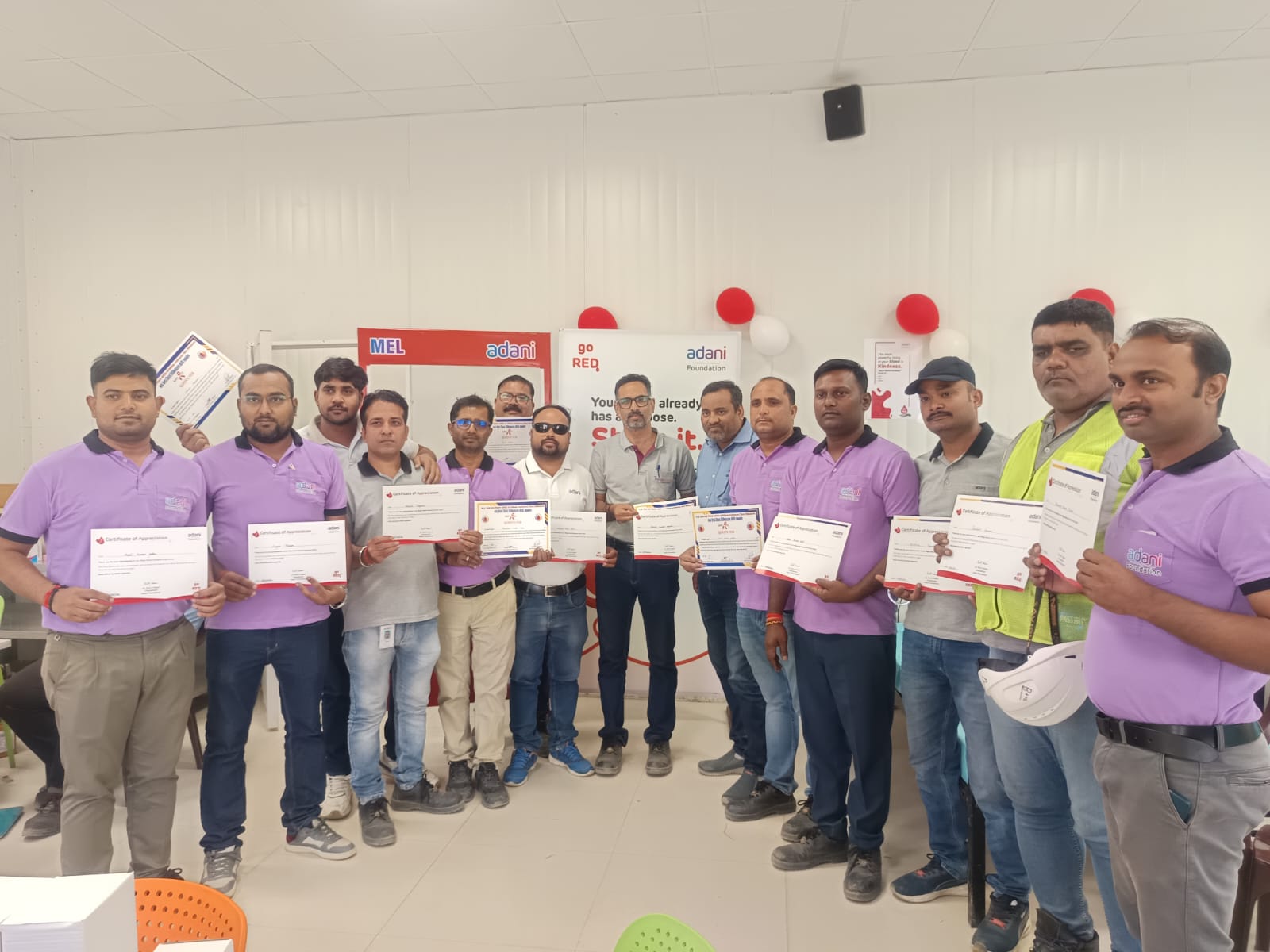 Singrauli News: गौतम अदाणी के जन्मदिन पर 1000 से ज्यादा यूनिट स्वैच्छिक रक्तदान कर बनाया रिकॉर्ड